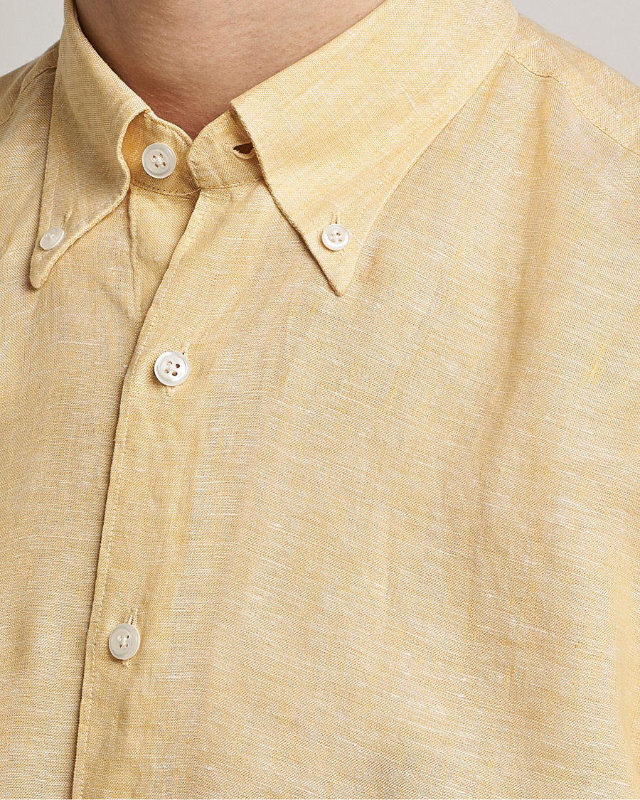 Mies | Kauluspaidat | Oscar Jacobson | Regular Fit Button Down Linen Shirt Yellow