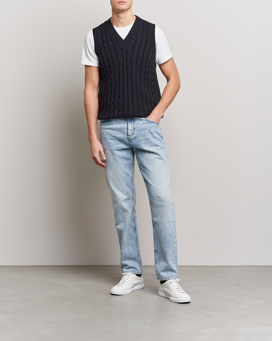 Mies | Puserot | Oscar Jacobson | Lucas Cable Knitted Vest Navy