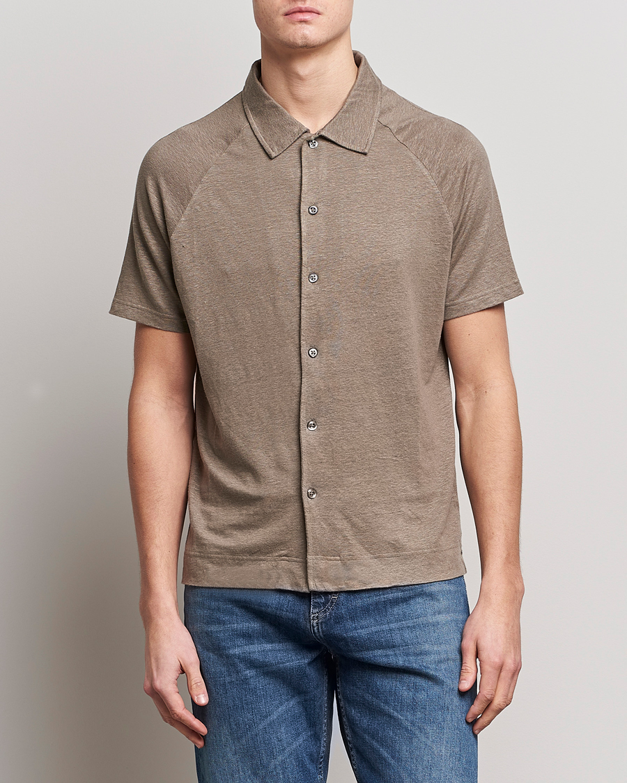 Mies | Kauluspaidat | Oscar Jacobson | Albin Short Sleeve Linen Polo Taupe