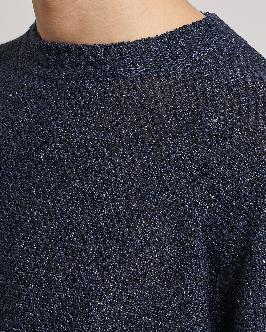 Mies | Puserot | Inis Meáin | Moss Stiched Linen Crew Neck Dark Blue