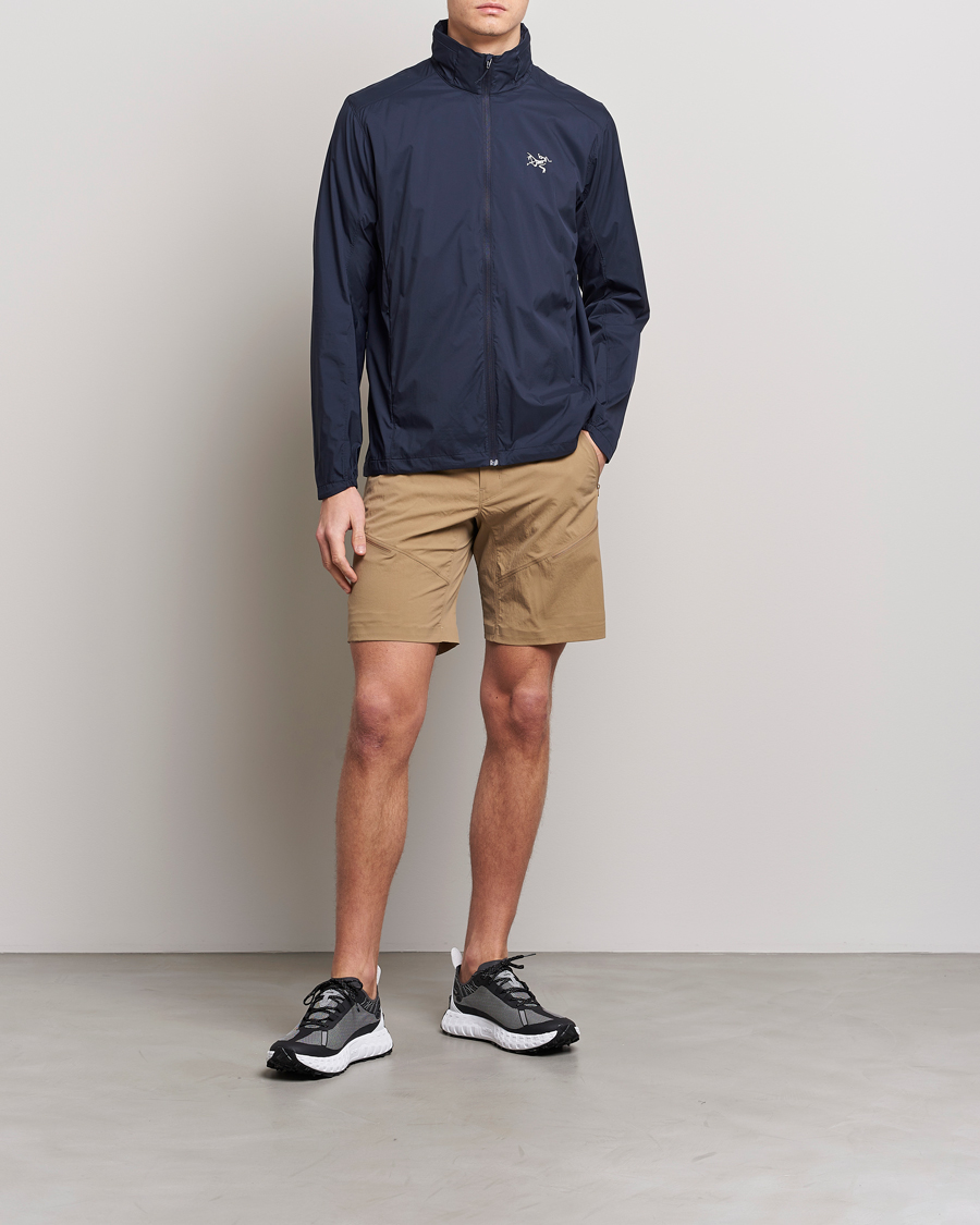 Mies | Takit | Arc'teryx | Nodin Lightweight Wind Jacket Black Sapphire