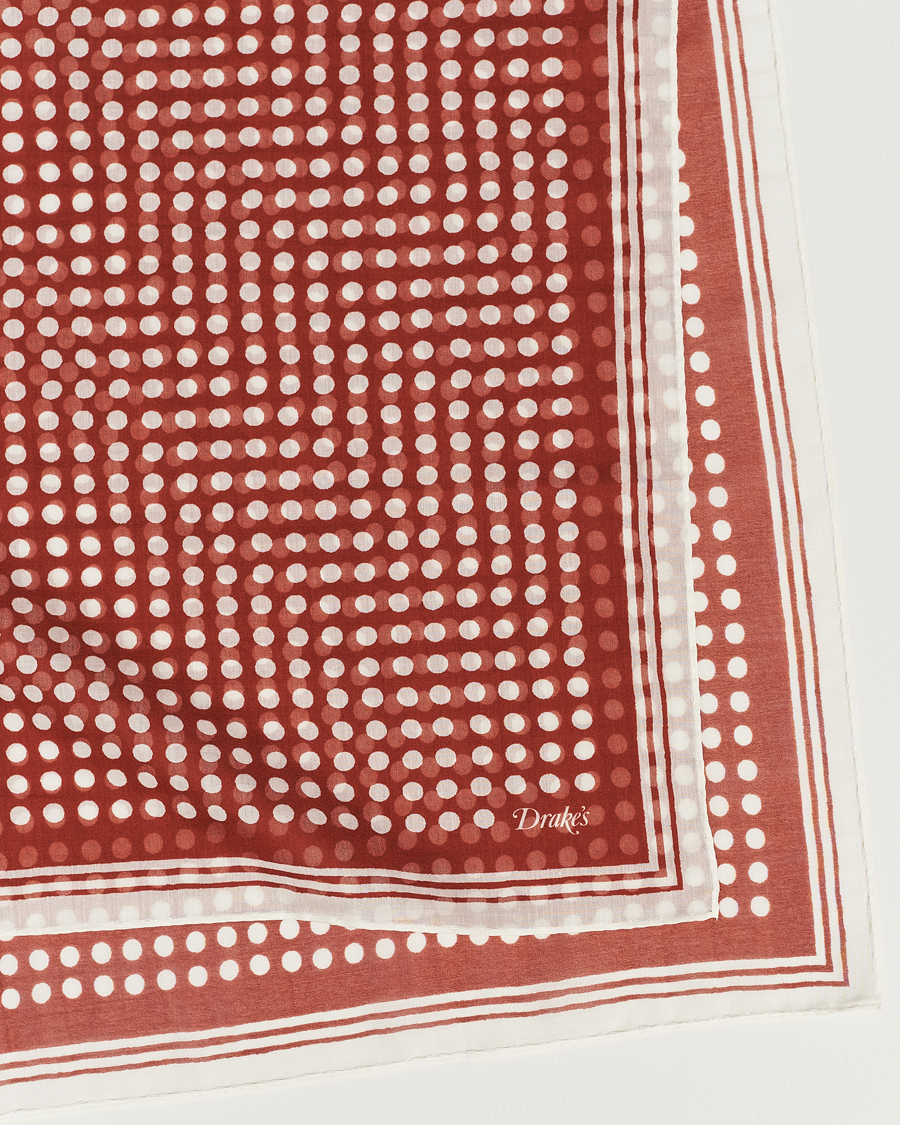 Mies | Drake's All Over Spot Cotton/Silk Bandana Red | Drake's | All Over Spot Cotton/Silk Bandana Red