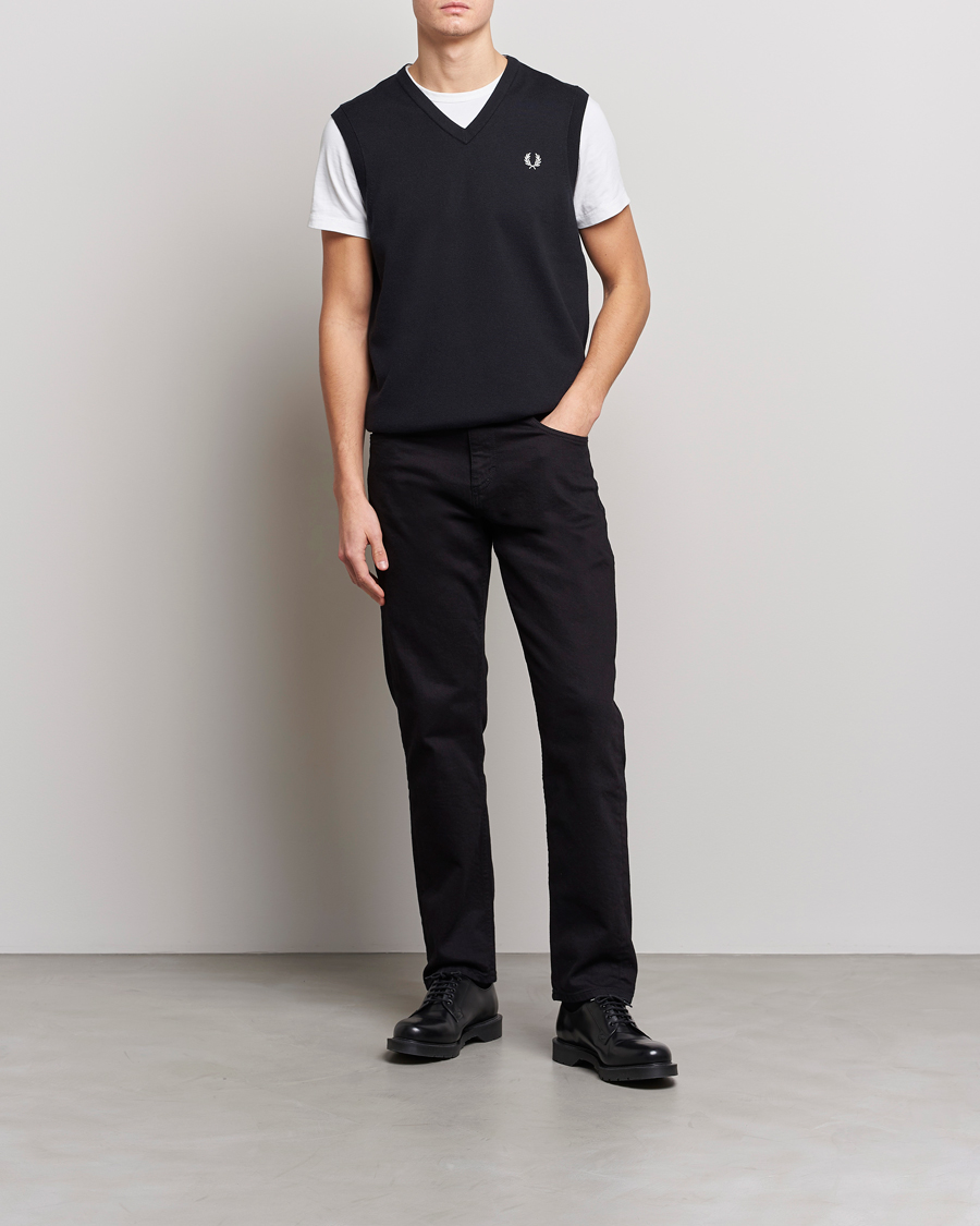 Mies | Puserot | Fred Perry | Classic V-Neck Tank Black