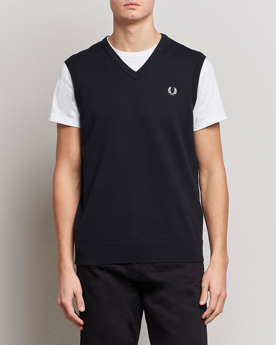 Mies | Puserot | Fred Perry | Classic V-Neck Tank Black