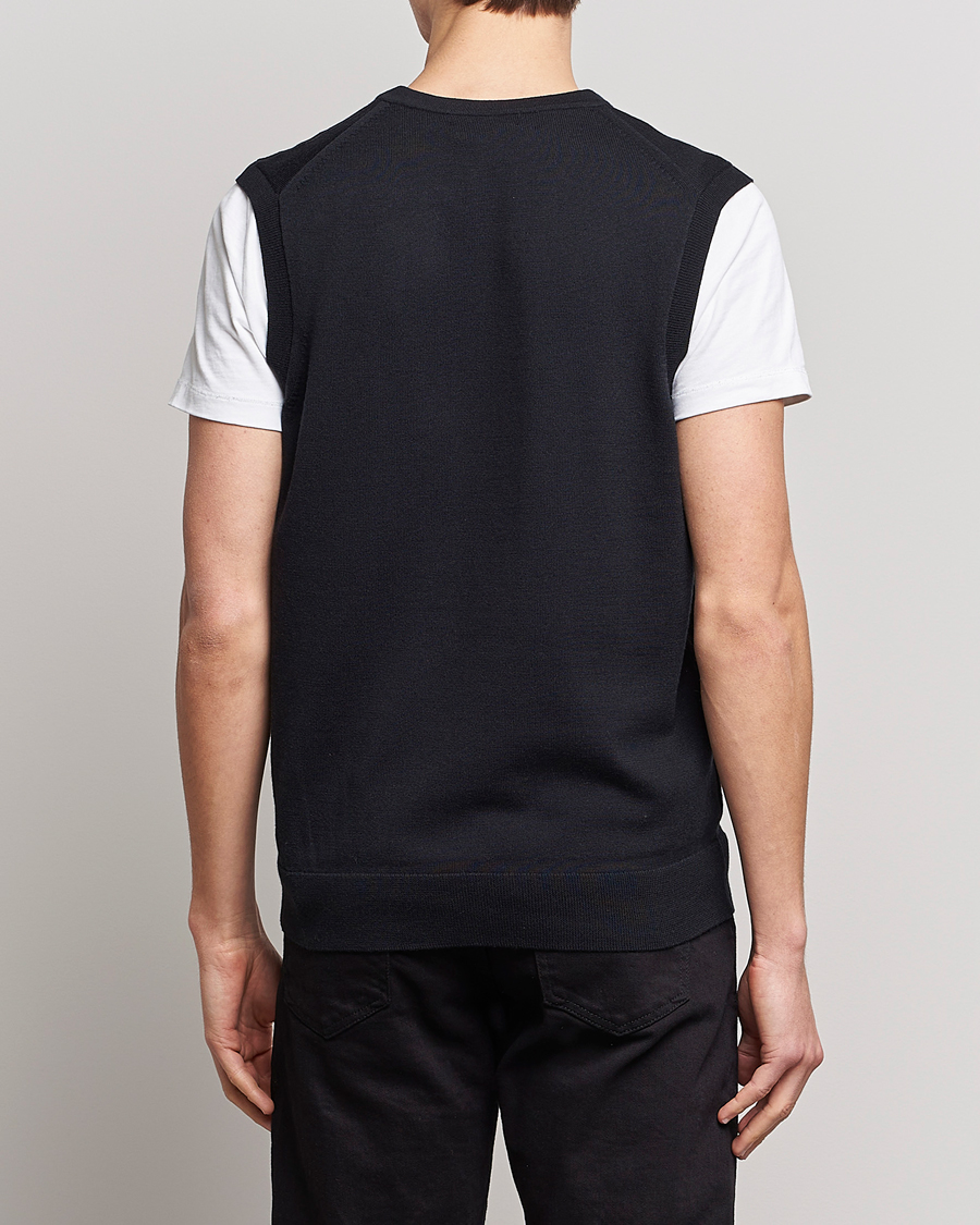 Mies | Puserot | Fred Perry | Classic V-Neck Tank Black