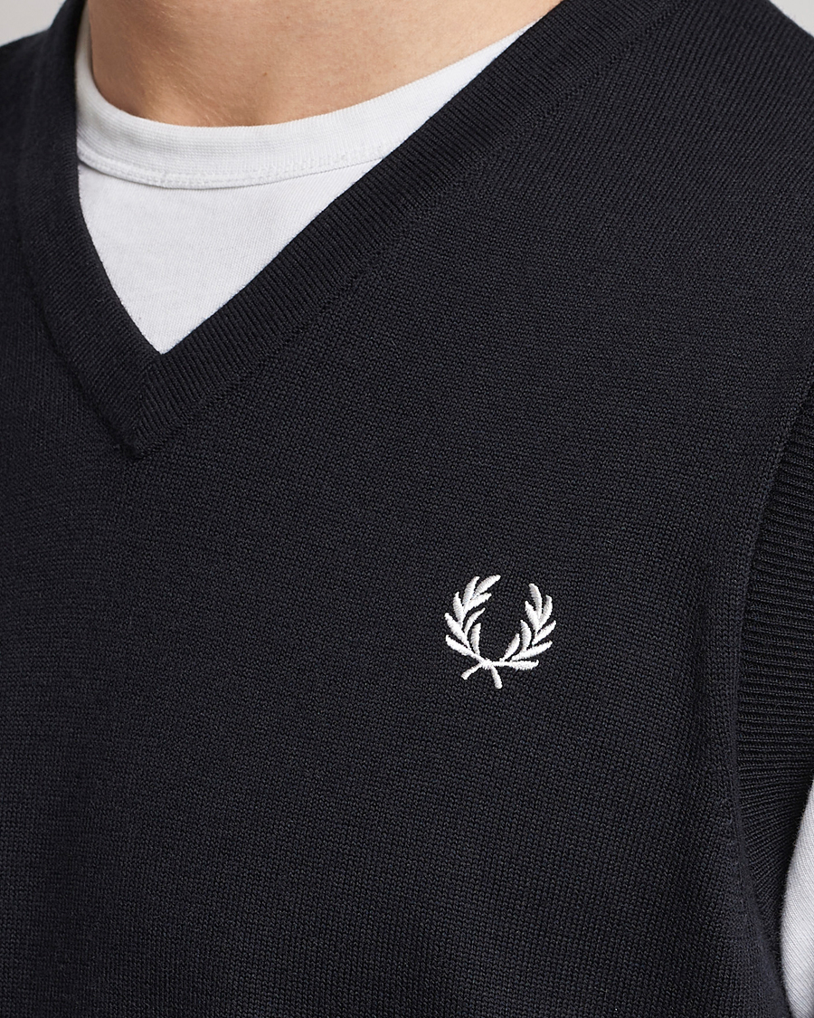 Mies | Puserot | Fred Perry | Classic V-Neck Tank Black