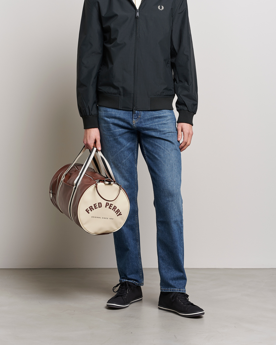 Mies | Fred Perry Classic Barrel Bag Tan | Fred Perry | Classic Barrel Bag Tan