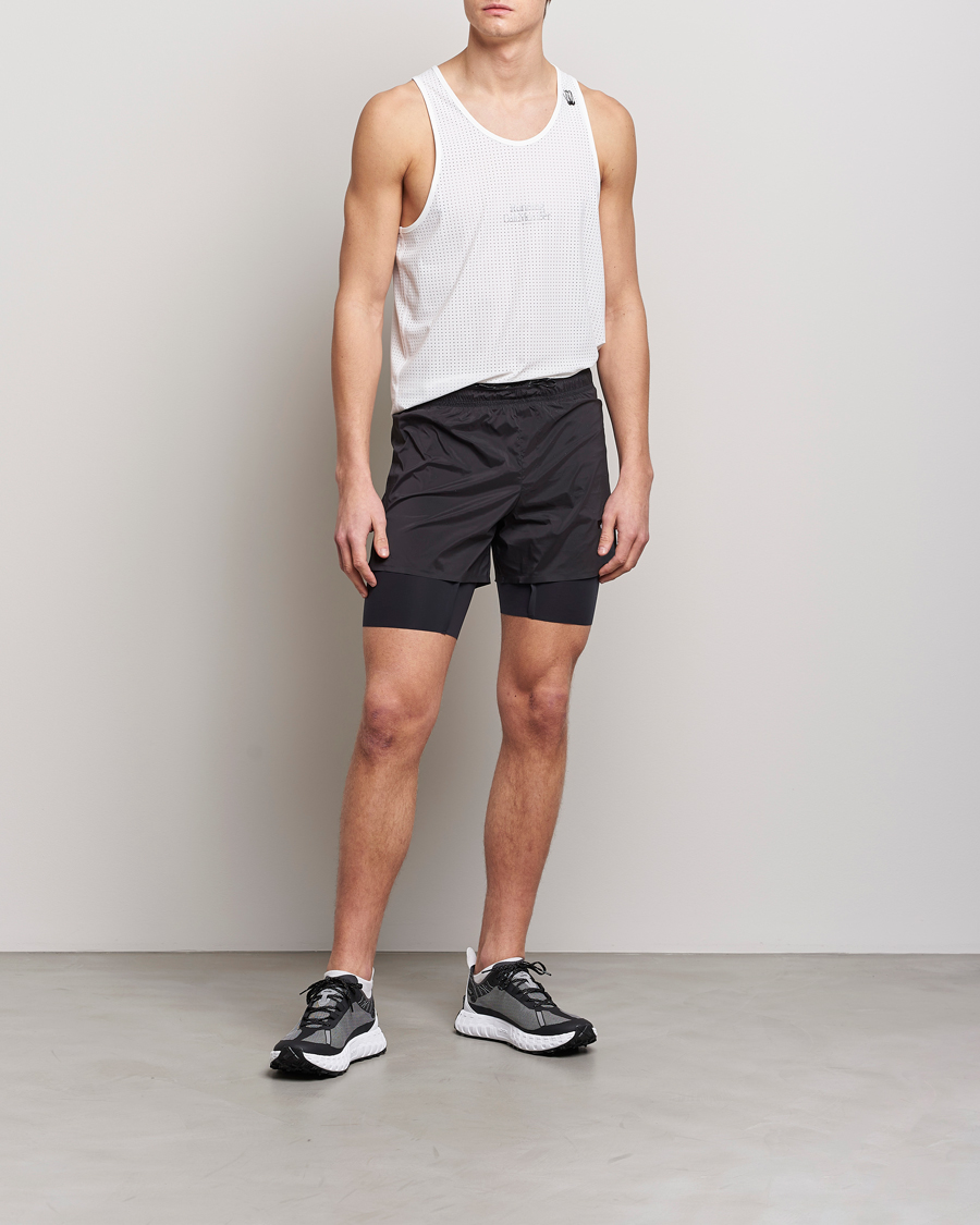 Mies | T-paidat | Satisfy | Space-O Singlet White