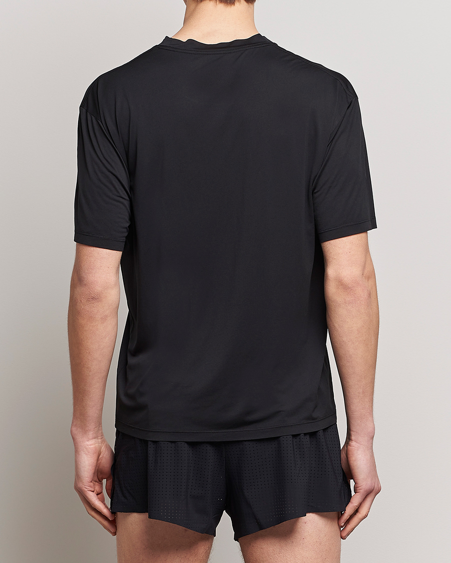 Mies | T-paidat | Satisfy | AuraLite T-Shirt Black