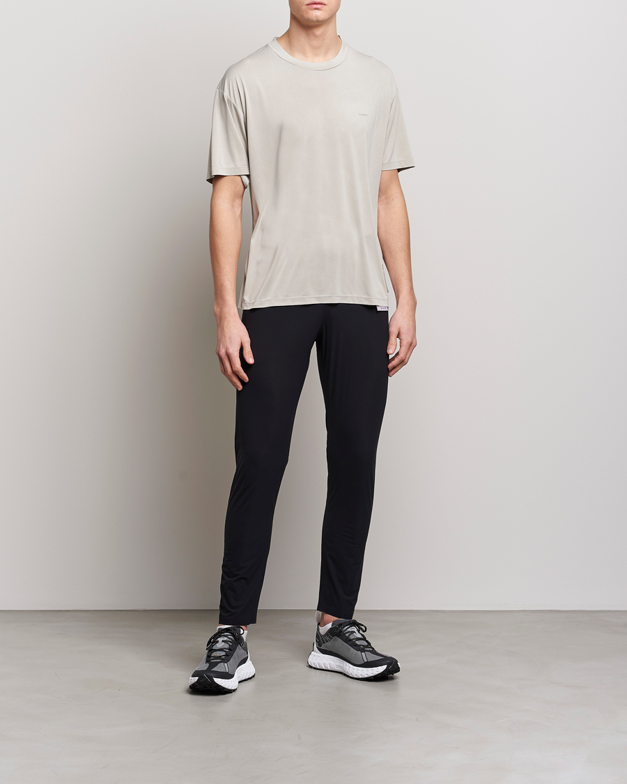 Mies | T-paidat | Satisfy | AuraLite T-Shirt Mineral Dune