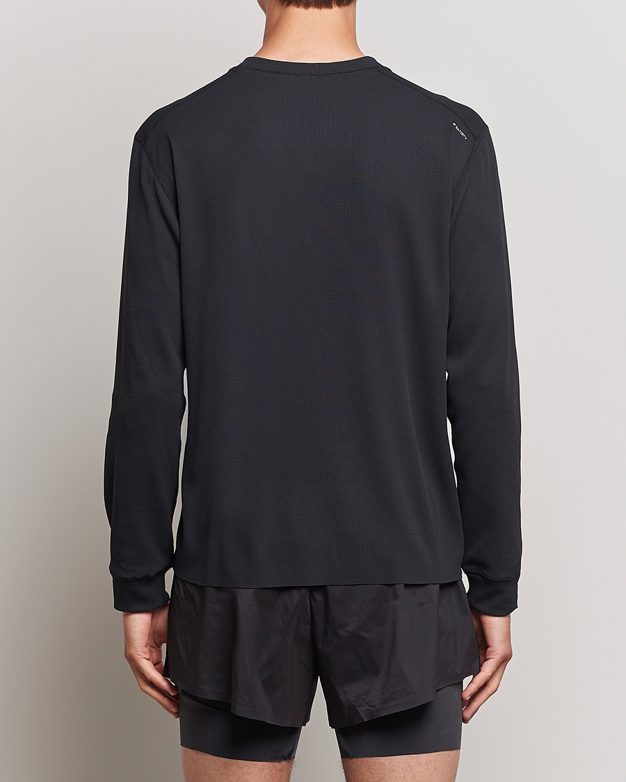 Mies | T-paidat | Satisfy | Aura3D Base Layer Black