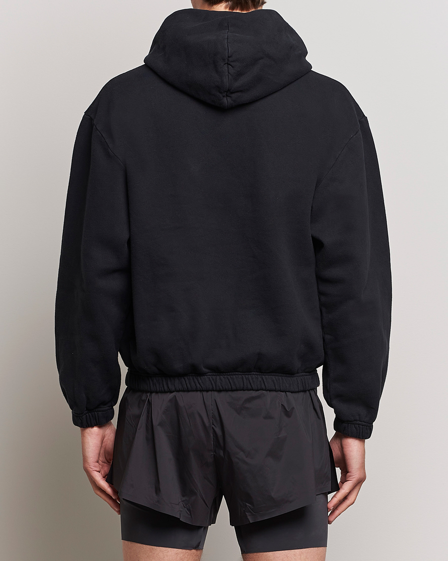 Mies | Puserot | Satisfy | SoftShell Hoodie Black