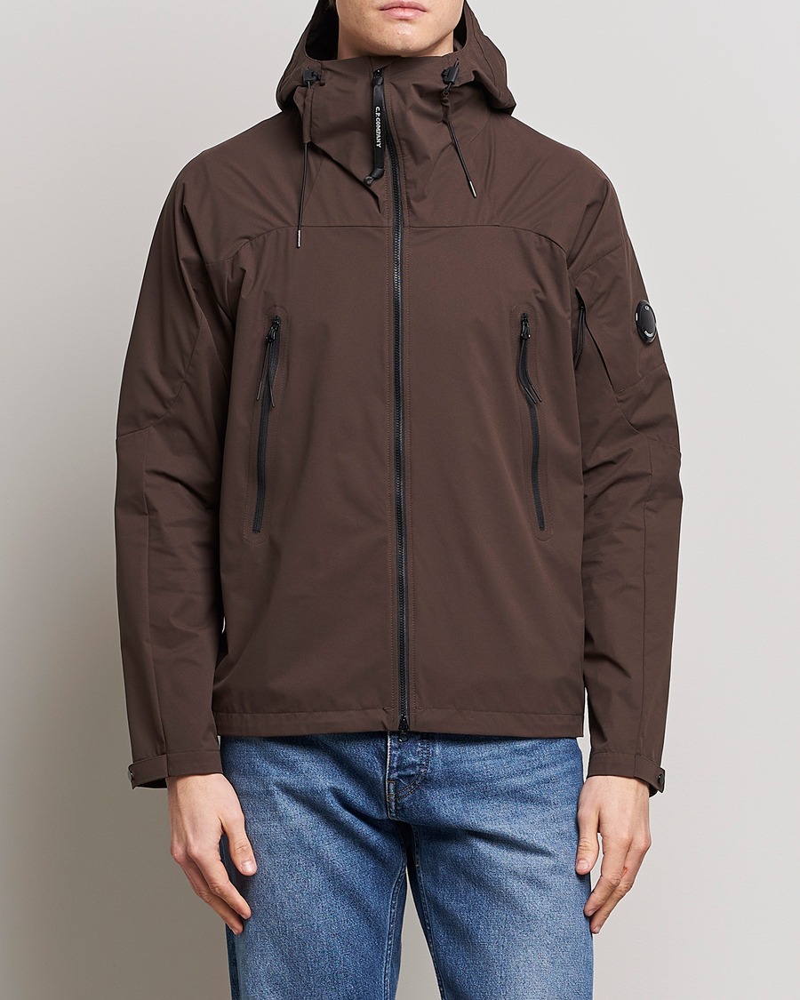 Mies | Nykyaikaiset takit | C.P. Company | Pro-tek Hooded Lens Jacket Brown