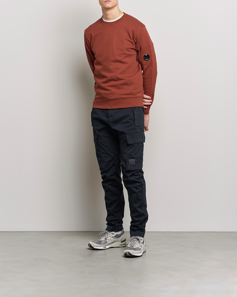 Mies | Puserot | C.P. Company | Diagonal Raised Fleece Lens Sweatshirt Rust