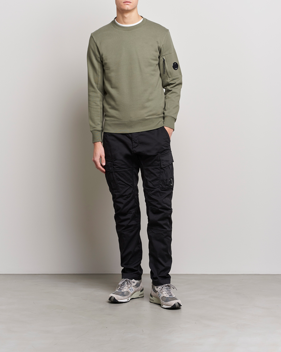 Mies | Puserot | C.P. Company | Diagonal Raised Fleece Lens Sweatshirt Olive