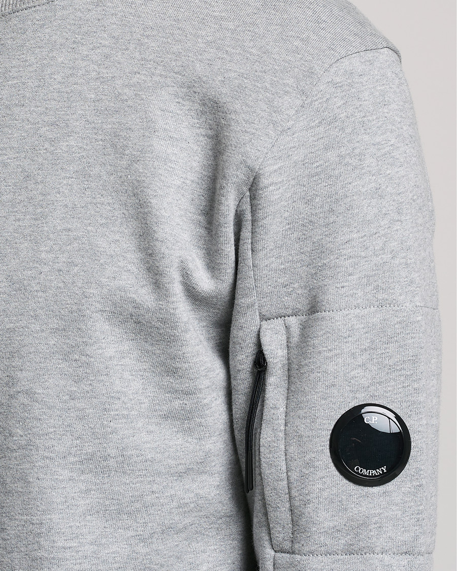 Mies | Puserot | C.P. Company | Diagonal Raised Fleece Lens Sweatshirt Grey