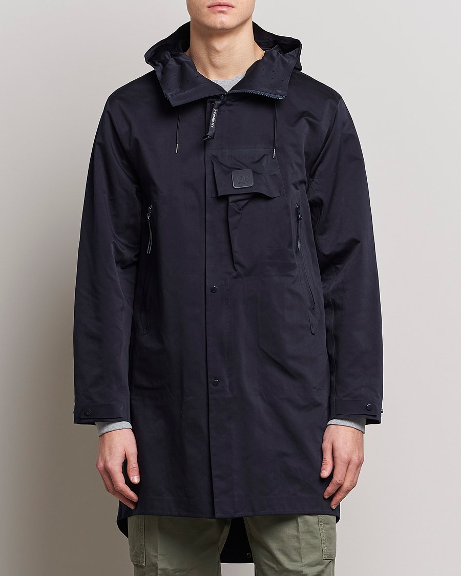Mies | Nykyaikaiset takit | C.P. Company | Metropolis A.A.C. Water resistant Long Jacket Navy