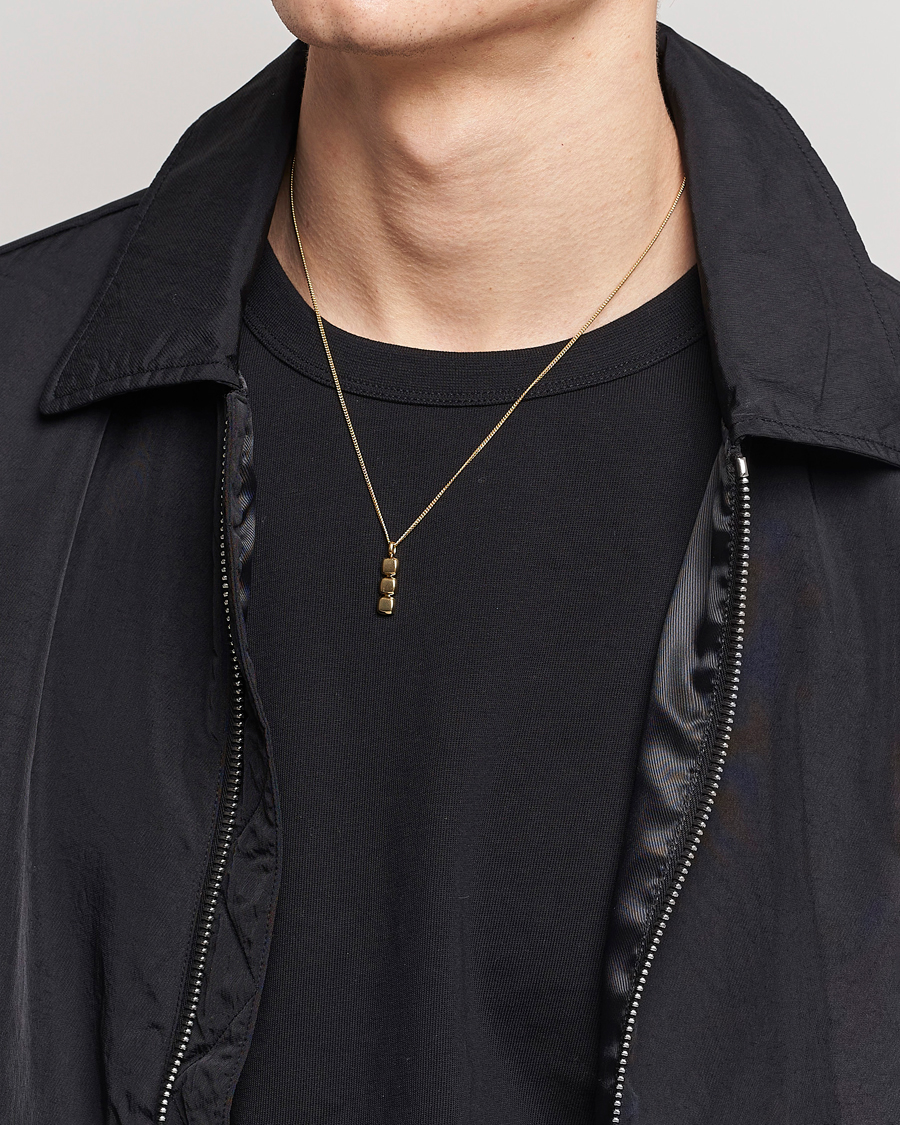Mies | Tom Wood Mini Cushion Pendant Necklace Gold | Tom Wood | Mini Cushion Pendant Necklace Gold
