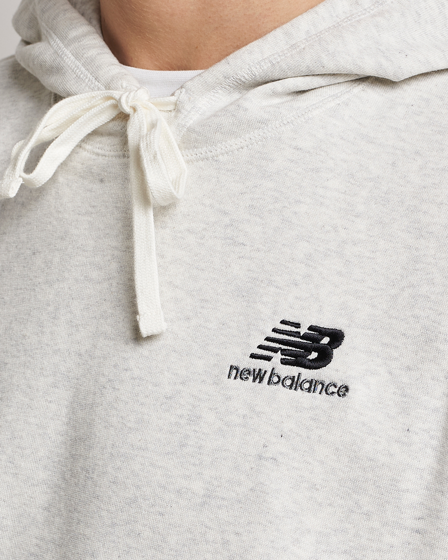 Mies | Puserot | New Balance | Essentials Hoodie Sea Salt Heather