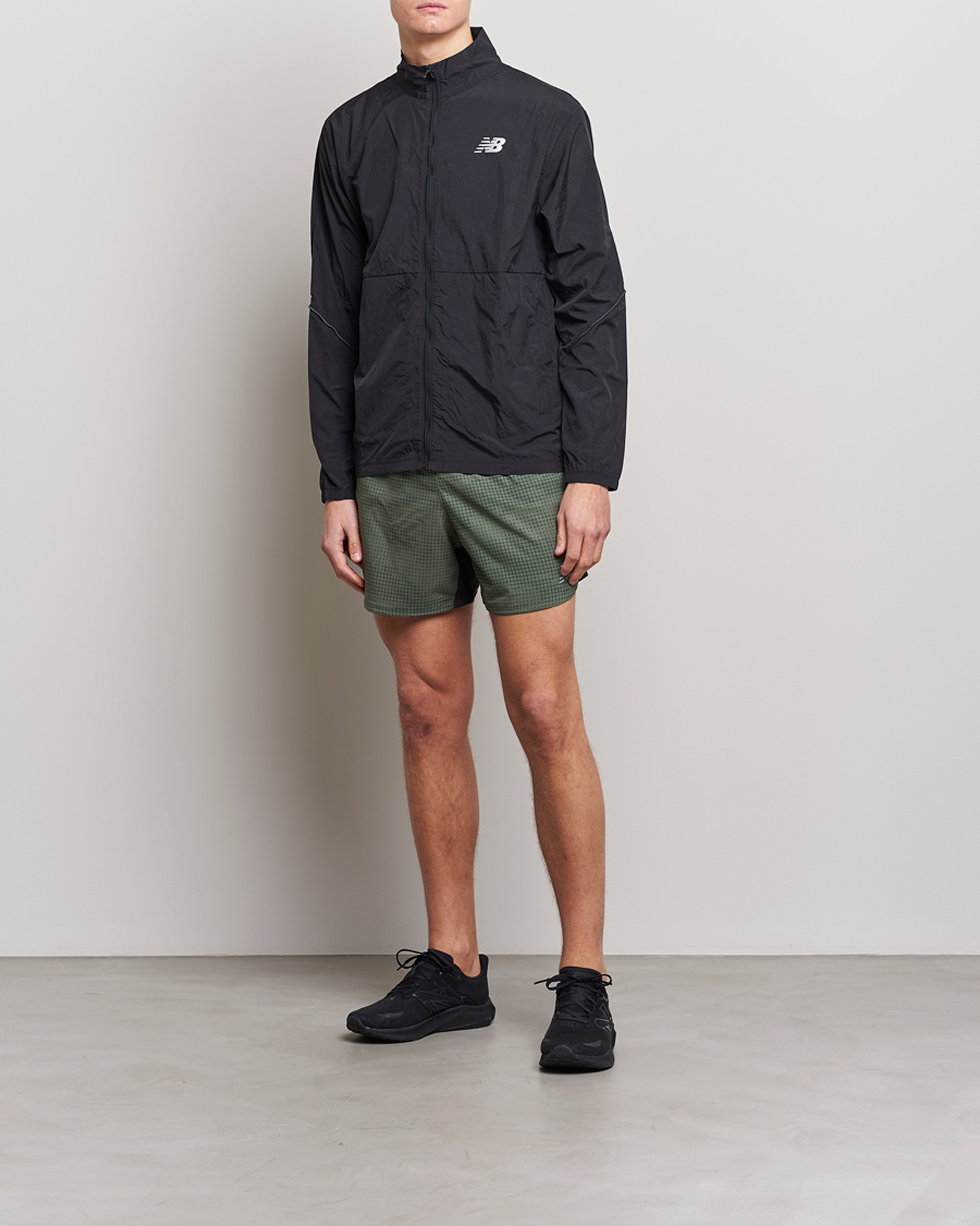 Mies | Shortsit | New Balance Running | Impact Run 5 Inch Shorts Deep Olive