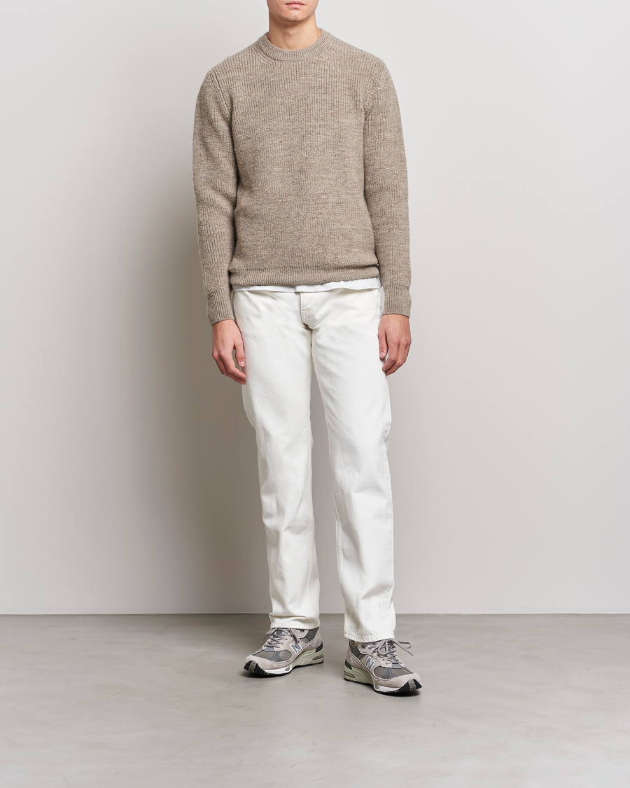 Mies | Puserot | Sunspel | Luxury British Wool Jumper Natural Oatmeal