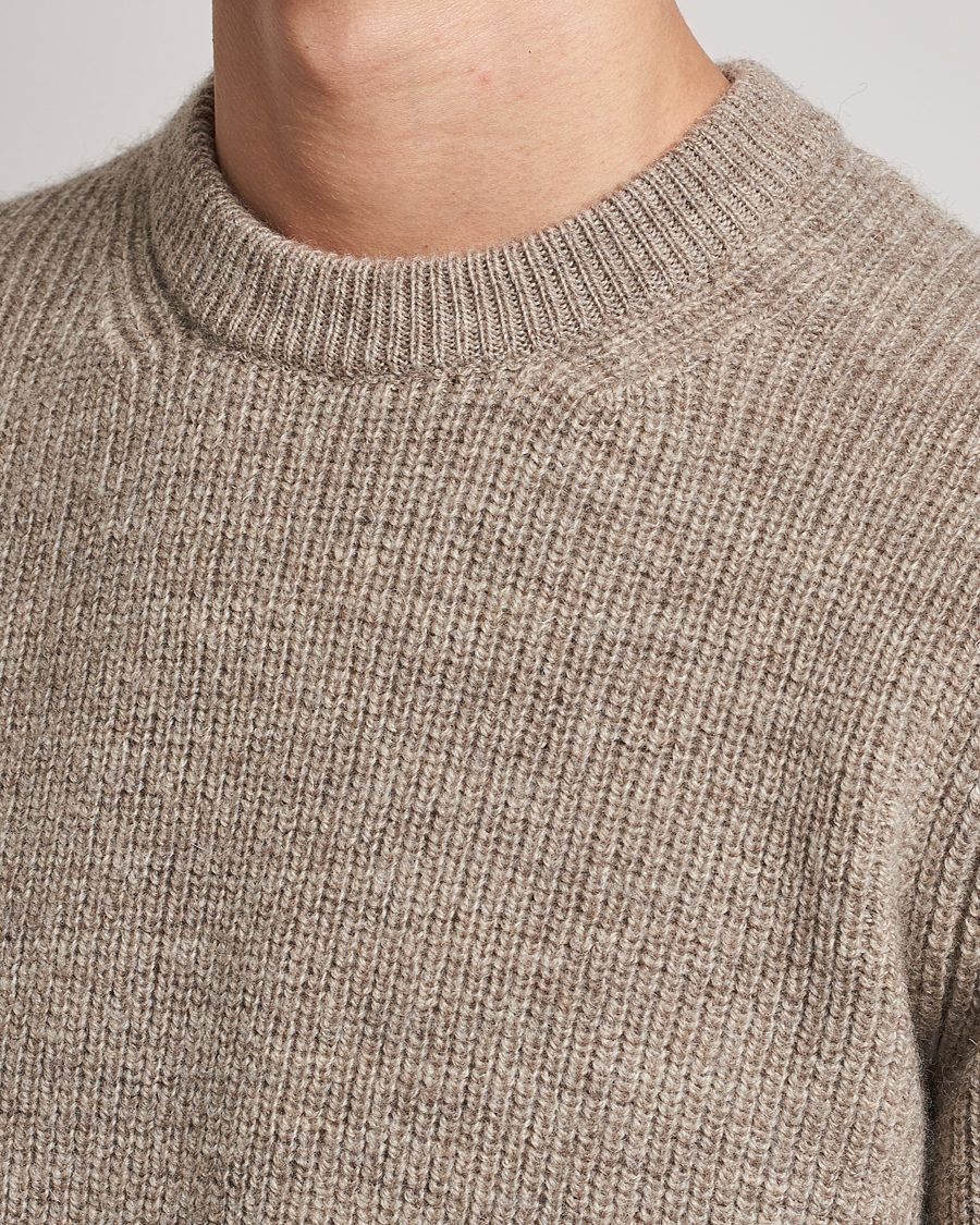 Mies | Puserot | Sunspel | Luxury British Wool Jumper Natural Oatmeal