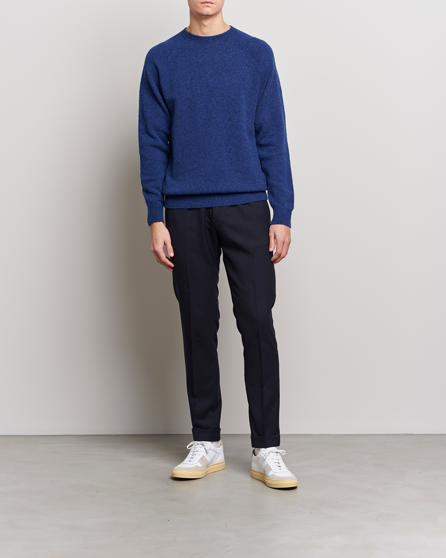 Mies | Puserot | Sunspel | Lambswool Crewneck Space Blue