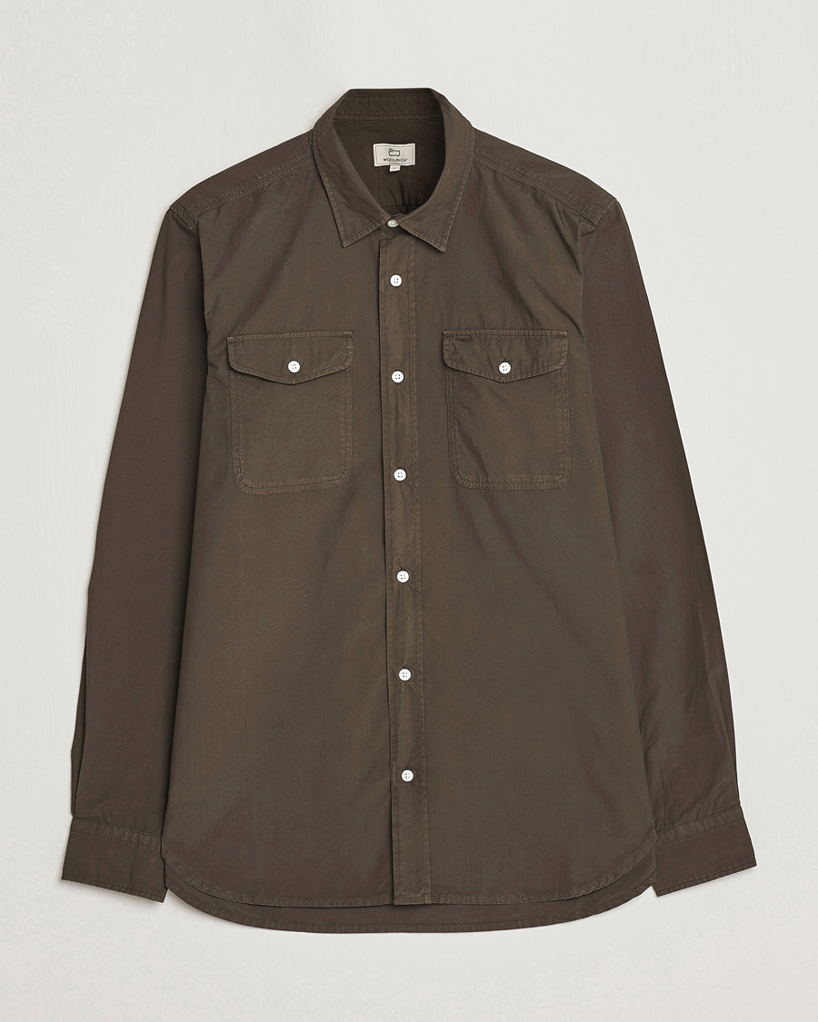 Mies | Kauluspaidat | Woolrich | Poplin Garment Dyed Pocket Shirt Dark Green