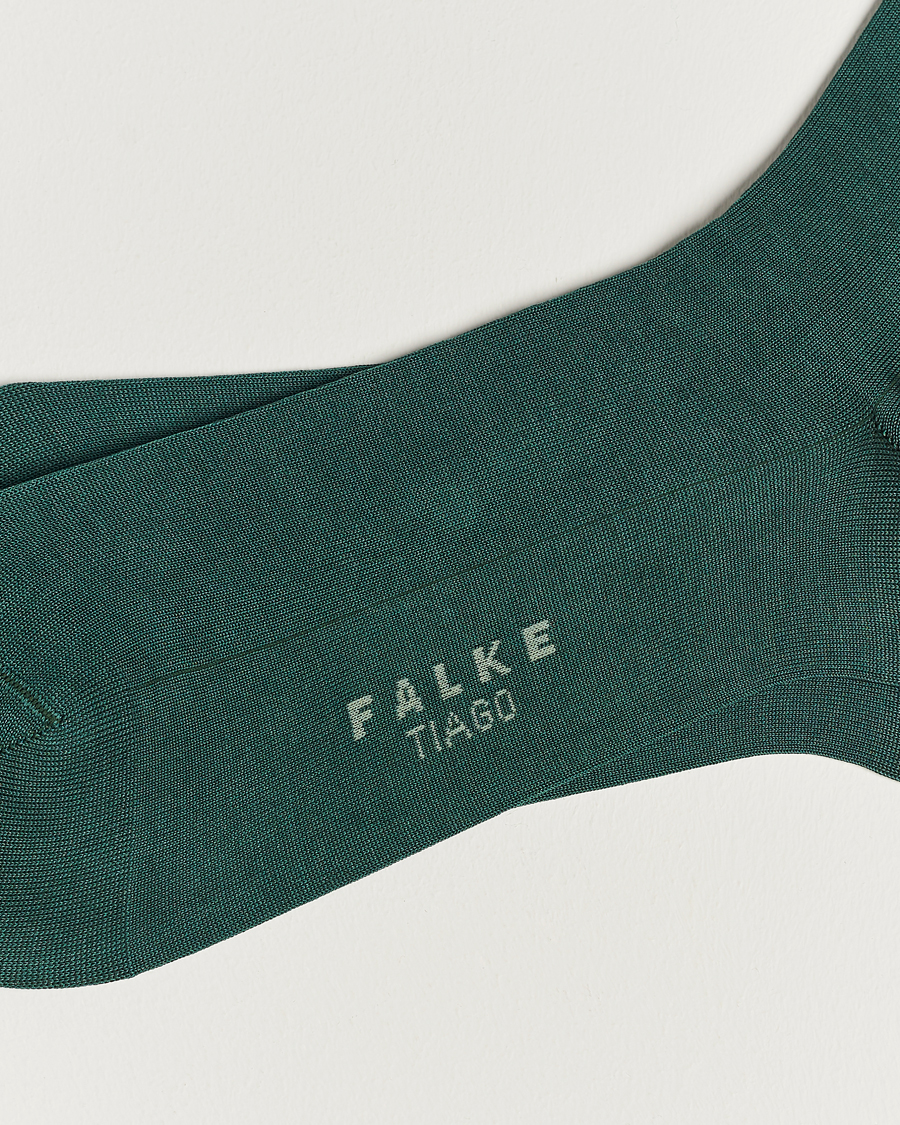 Mies | Wardrobe Basics | Falke | Tiago Socks Hunter Green
