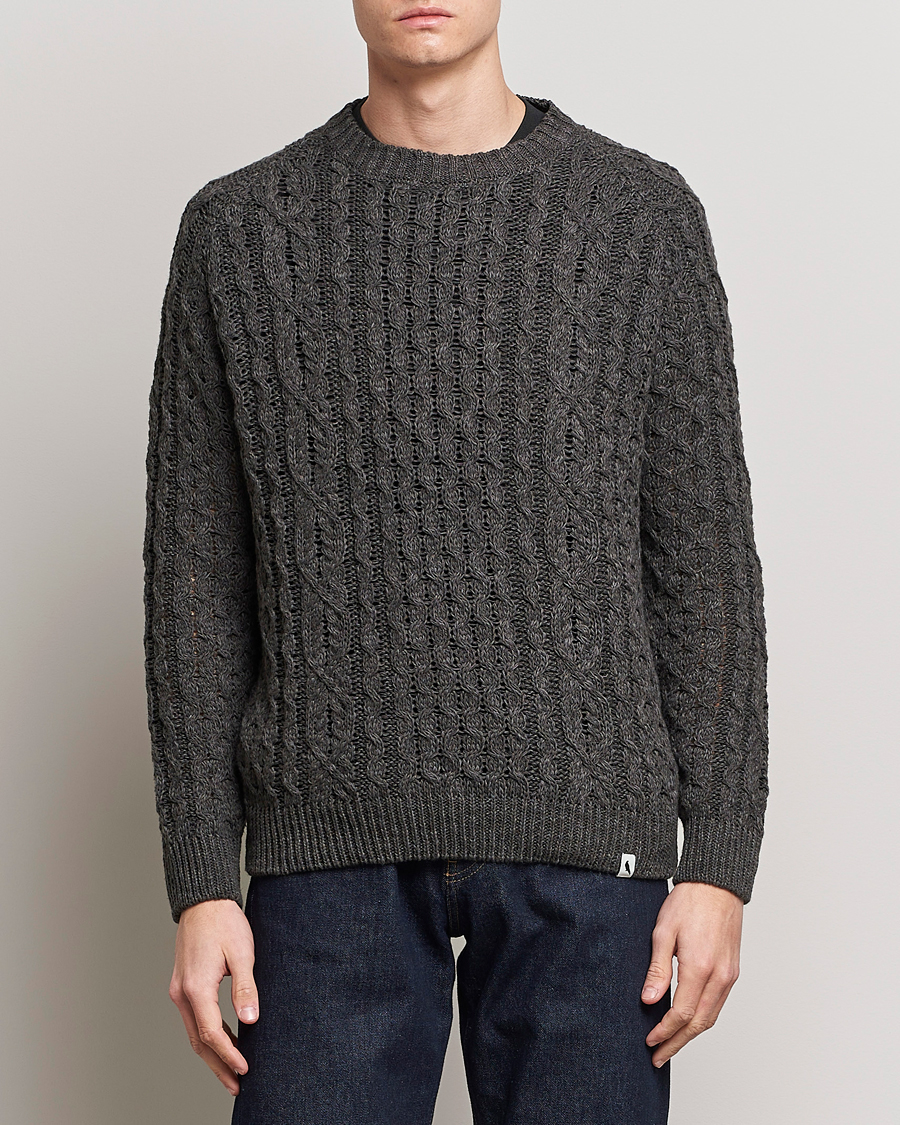 Mies | Puserot | Peregrine | Linen Arran Jumper Grey