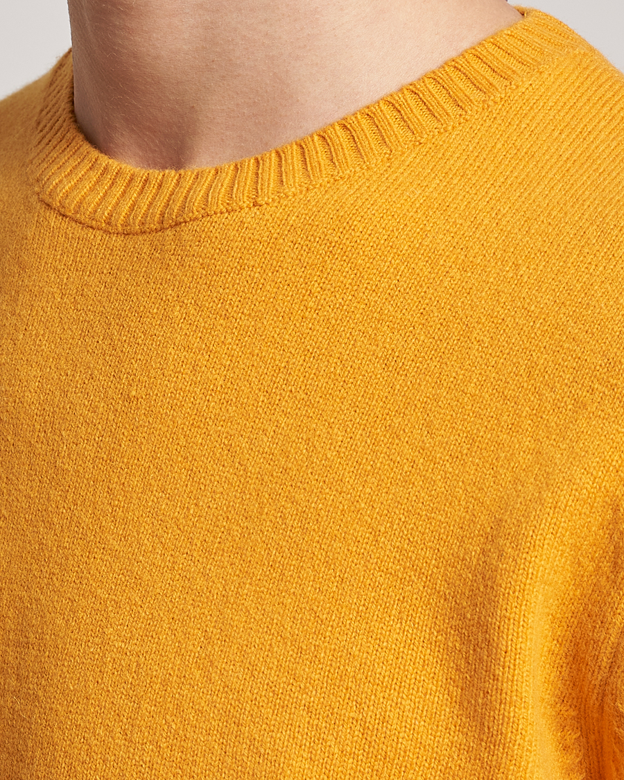 Mies | Puserot | Colorful Standard | Classic Merino Wool Crew Neck Burned Yellow