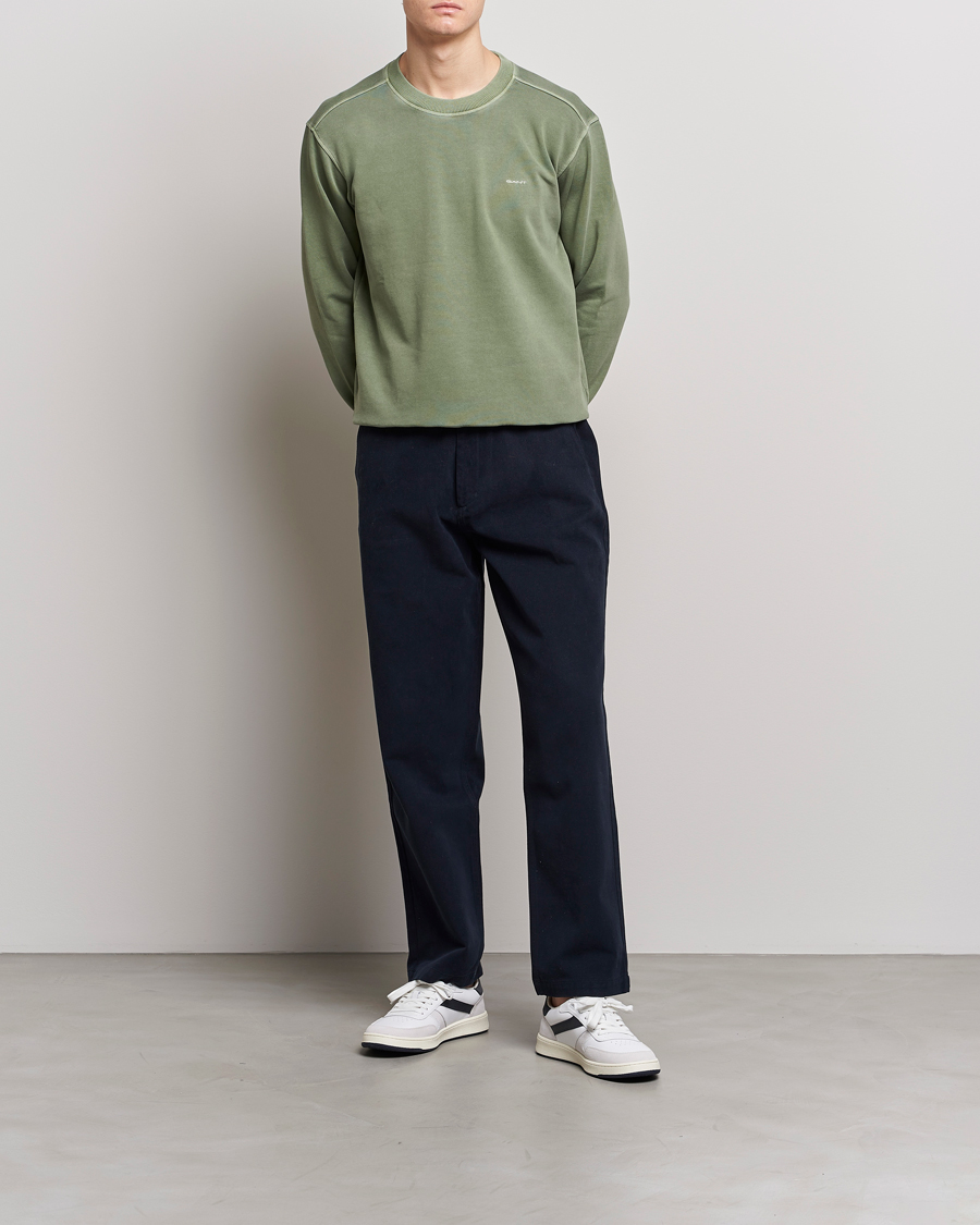 Mies | Puserot | GANT | Sunbleached Crew Neck Sweatshirt Calamata Green