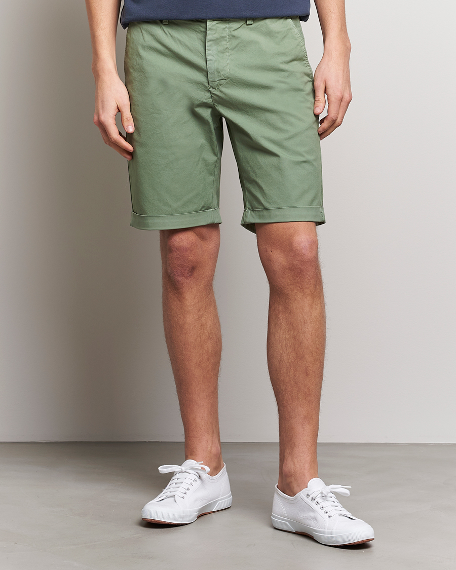 Mies | Chino-shortsit | GANT | Regular Sunbleached Shorts Calamata Green