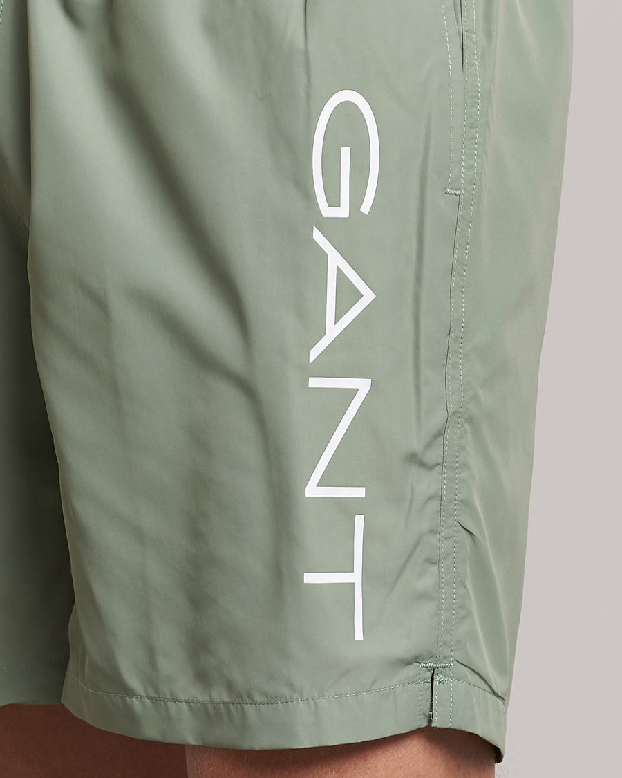 Mies | Uimahousut | GANT | Lightweight Logo Swimshorts Calamata Green