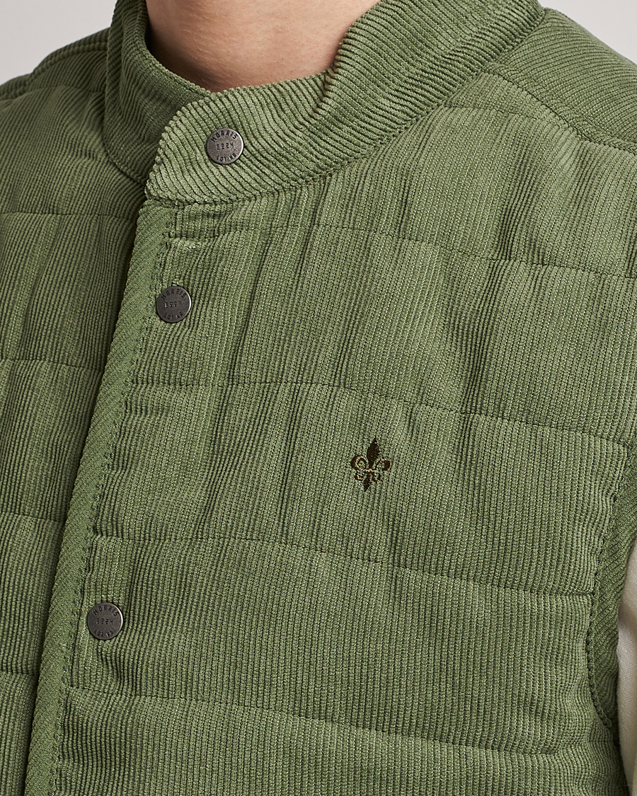 Mies | Ulkoliivit | Morris | Woburn Baby Cord Vest Sage Green