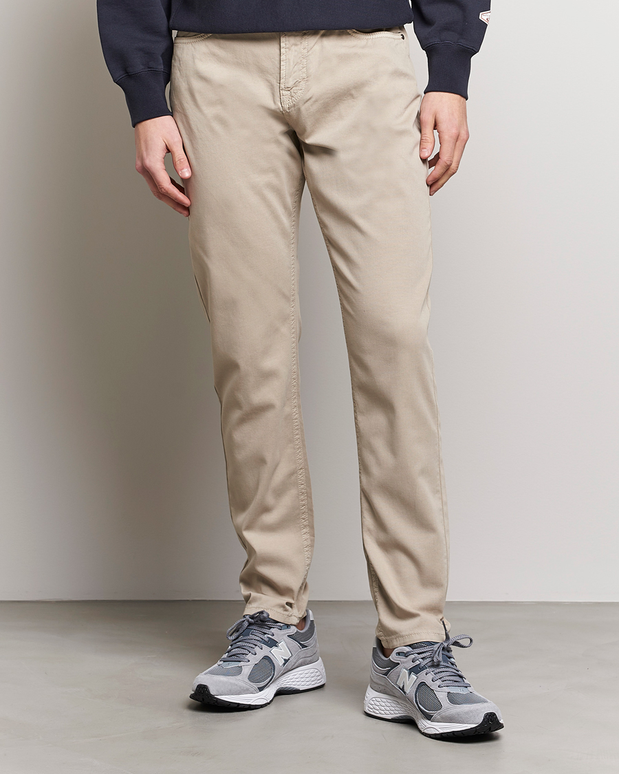 Mies | Viisitaskuhousut | Morris | James Structured 5-Pocket Trousers Khaki