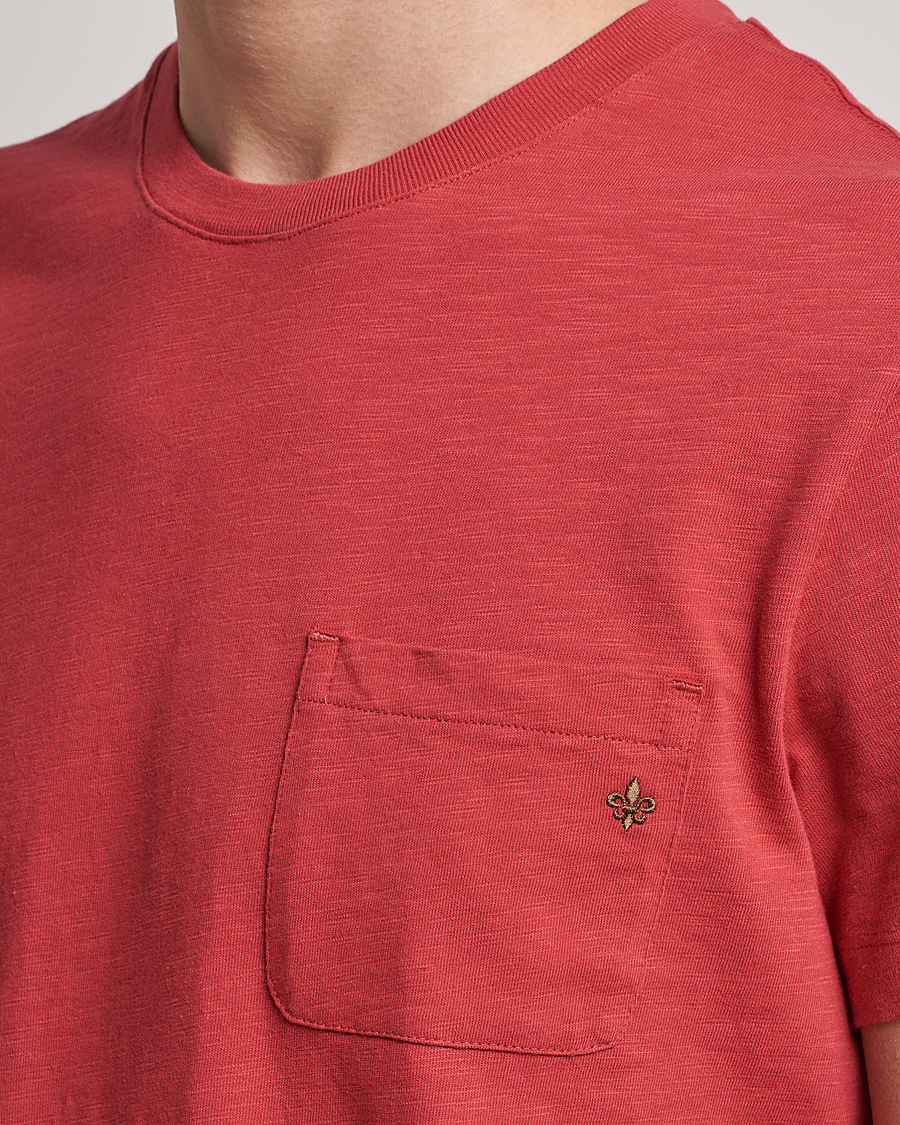 Mies | T-paidat | Morris | Lily Slub Pocket Crew Neck Tee Red