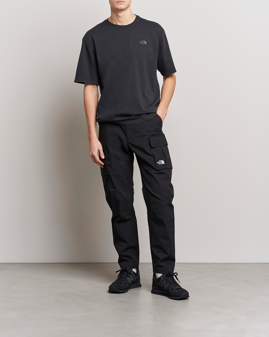Mies | T-paidat | The North Face | Heritage Dyed T-Shirt Black