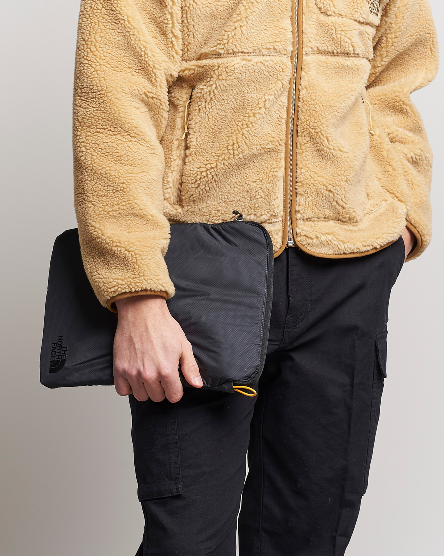 Mies | The North Face Flyweight Laptop Sleeve Black | The North Face | Flyweight Laptop Sleeve Black