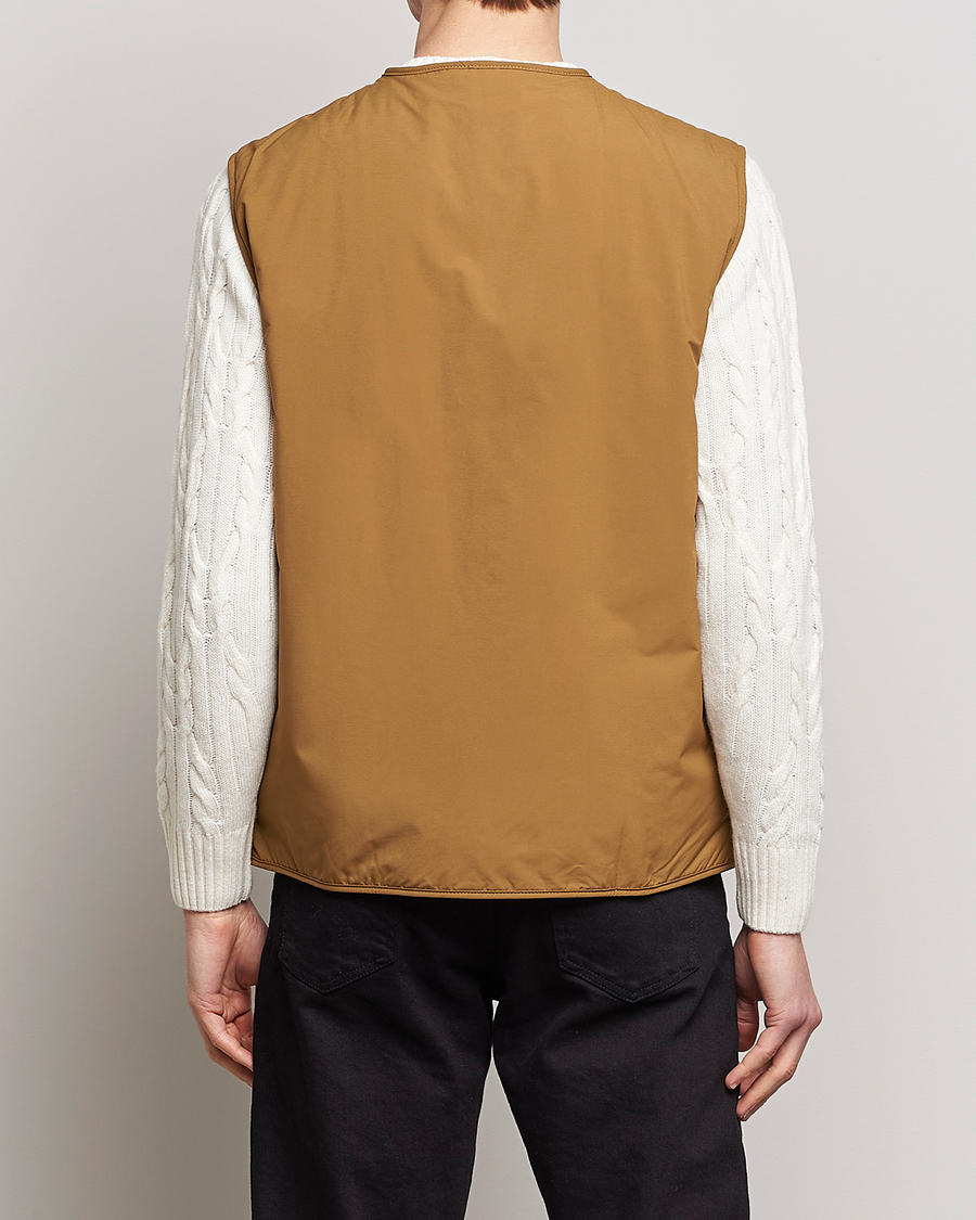 Mies | Ulkoliivit | Barbour Lifestyle | Harpen Gilet Russet