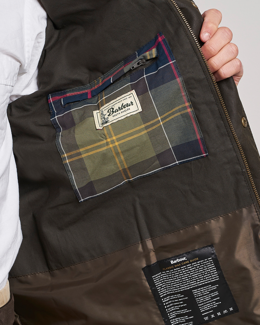 Mies | Takit | Barbour Lifestyle | Dunlin Vax Jacket Olive