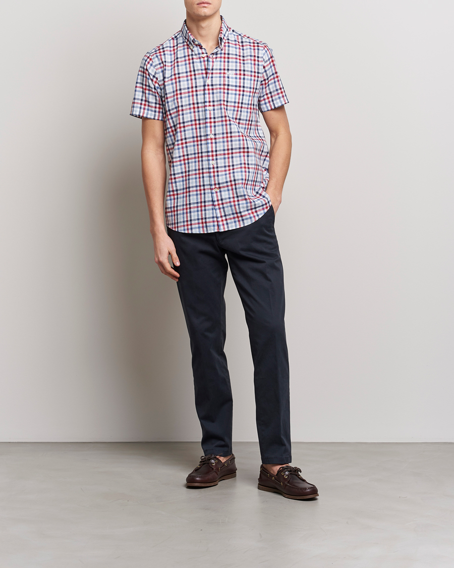 Mies | Kauluspaidat | Barbour Lifestyle | Tailored Fit Kinson Short Sleeve Checked Shirt Red