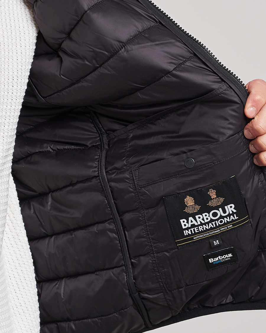 Mies | Barbour International Racer Reed Gilet Black | Barbour International | Racer Reed Gilet Black