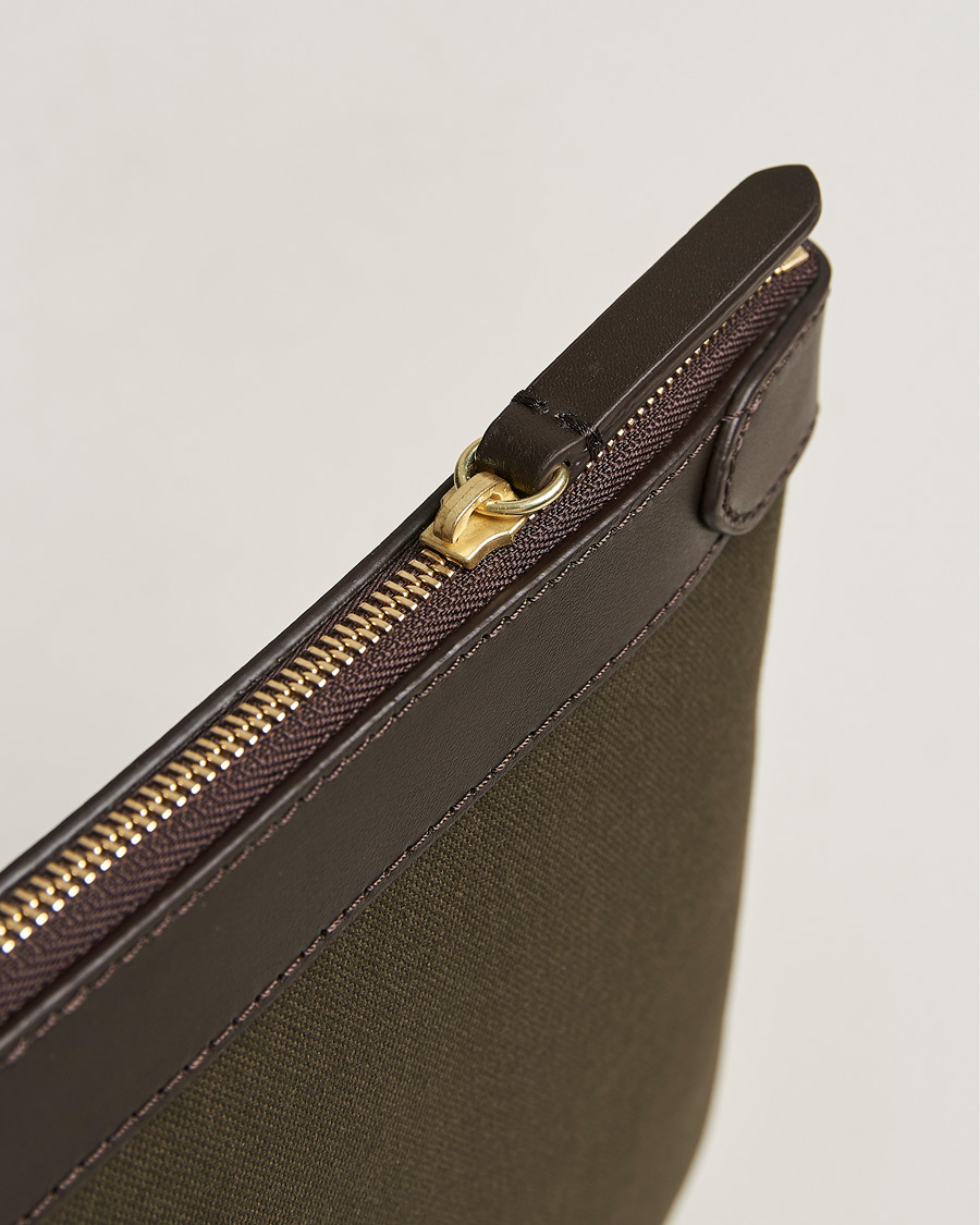 Mies | Laukut | Mismo | M/S Nylon Pouch Large Army/Dark Brown