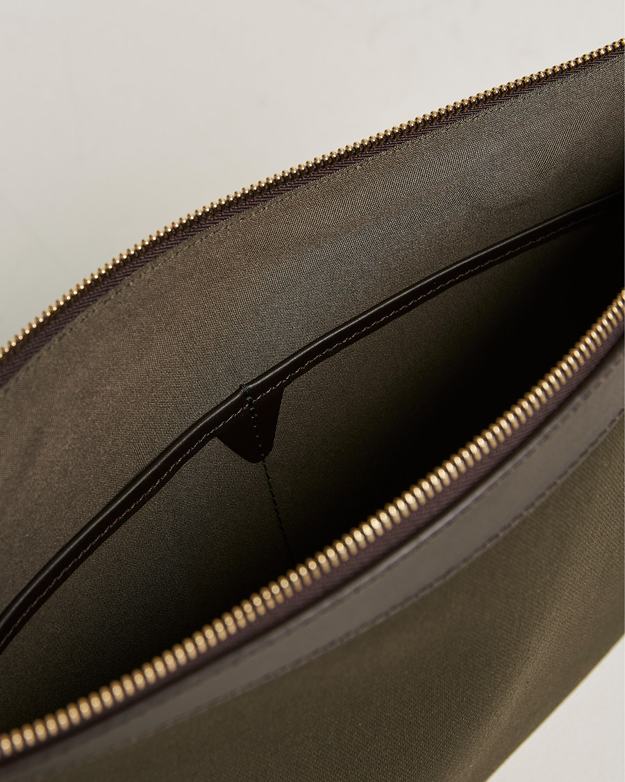 Mies | Laukut | Mismo | M/S Nylon Pouch Large Army/Dark Brown