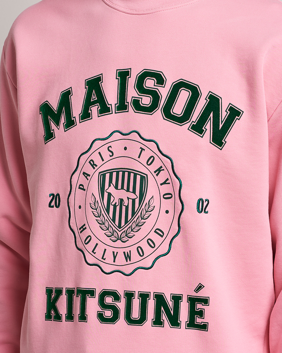Mies | Puserot | Maison Kitsuné | Varsity Comfort Sweatshirt Strawberry