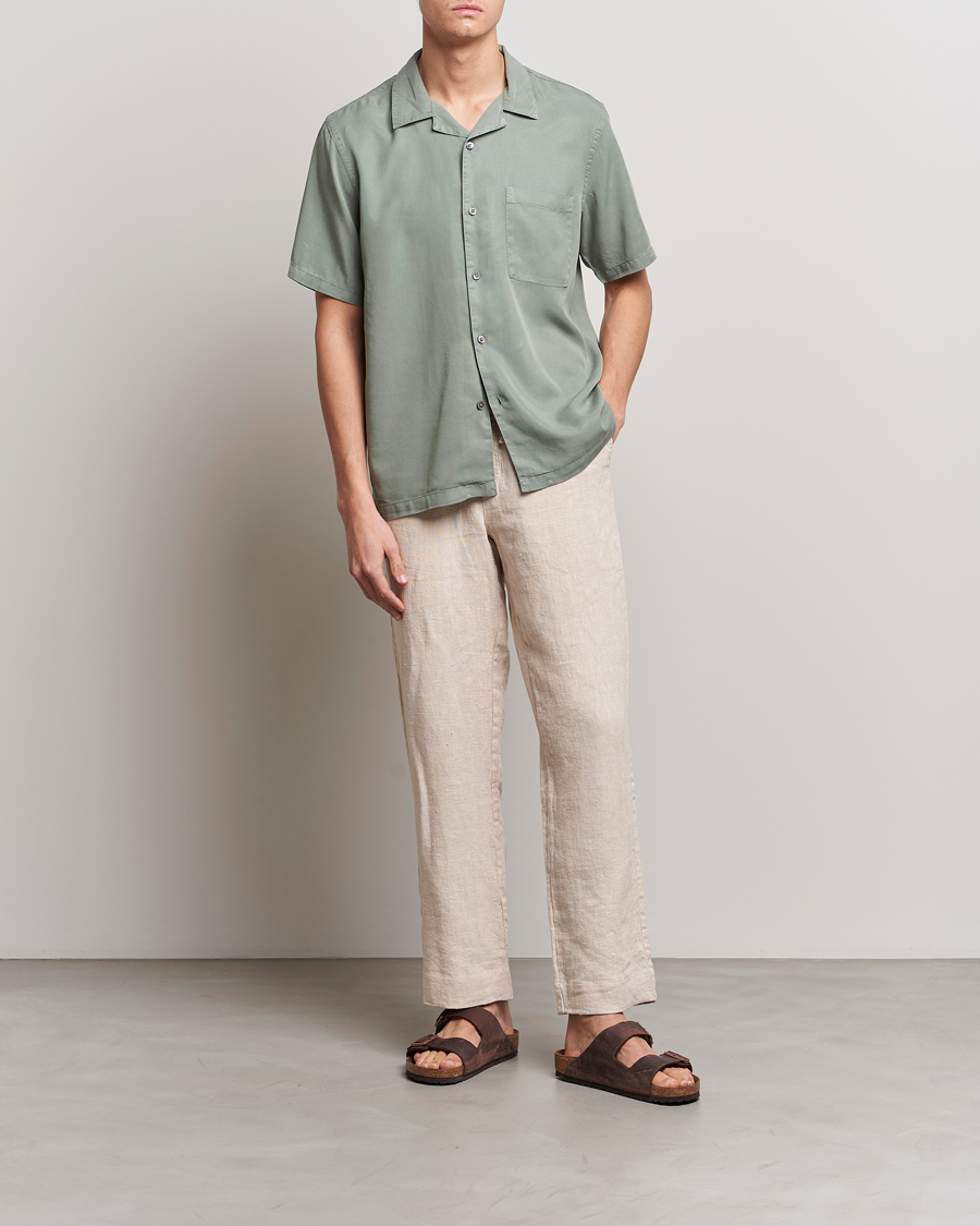 Mies | Kauluspaidat | A Day's March | Yamu Short Sleeve Tencel Shirt Dusty Green