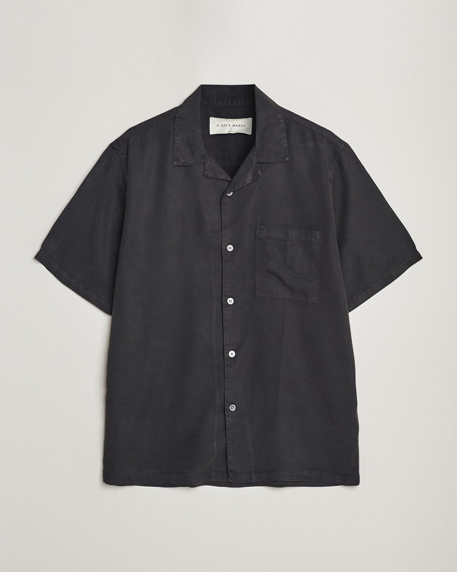 Mies | Kauluspaidat | A Day's March | Yamu Short Sleeve Tencel Shirt Off Black