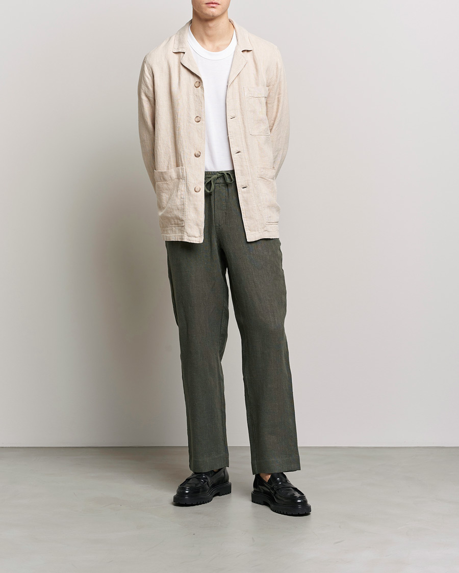 Mies | Housut | A Day's March | Tamait Drawstring Linen Trousers Olive