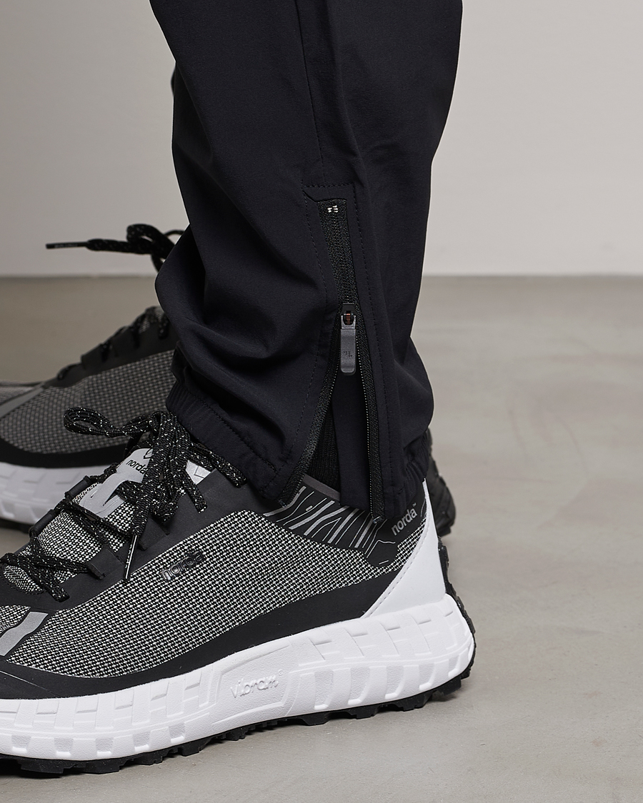 Mies | Housut | District Vision | Zanzie Trackpants Black